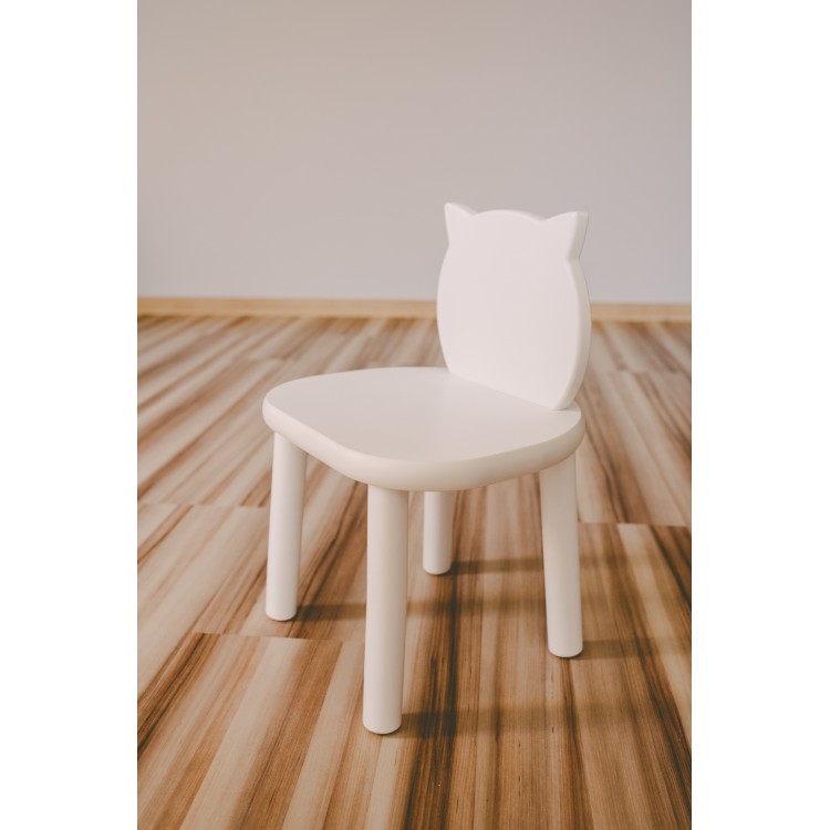 biae krzesełko z drewna dla dziecka