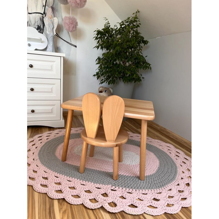 Bezbarwny stolik z drewna dla dziecka + 1 krzesełko